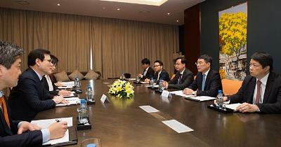 FSC Chairman Choi JongKu visited Hanoi, Vietnam on March 22 to meet the governor of Vietnamese central bank Le Ming Hung and Vietnamese finance minister Ding Tien Dung thumbnail