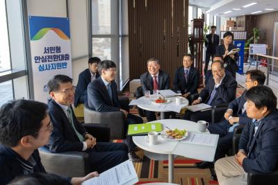 FSC Chairman visits Korea Housing Finance Corporation and Korea Asset Management Corporation in Busan thumbnail