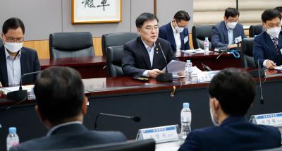 Vice Chairman holds meeting on improving rules for reinsurance businesses thumbnail