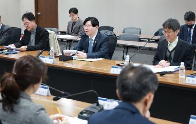 Vice Chairman holds talks on strengthening protection for consumers against the threat of illegal private lending and fraudulent activities thumbnail