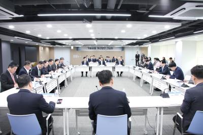 Vice Chairman holds meeting to discuss measures to improve tech financing thumbnail
